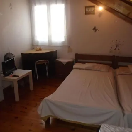 Diogenis Loft B Near Town Center Apartment